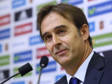 Julen Lopetegui resta importancia a las polémicas sobre Diego Costa y Gerard Piqué Julen Lopetegui resta importancia a las polémicas sobre Diego Costa y Gerard Piqué