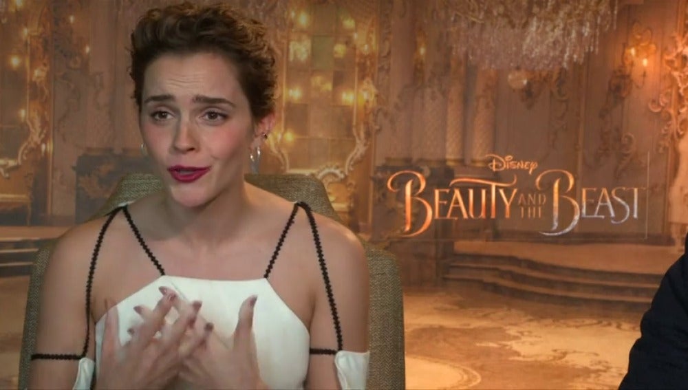 Frame 10.018668 de: Emma Watson contesta a los que han criticado una foto publicada en Vanity Fair que insinúa sus pechos