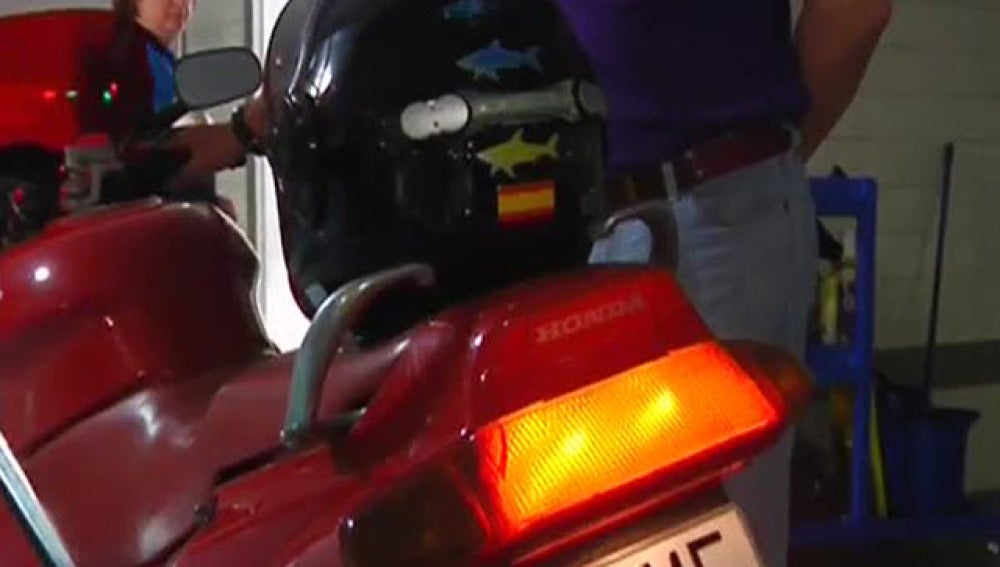 Segunda luz de freno en el casco