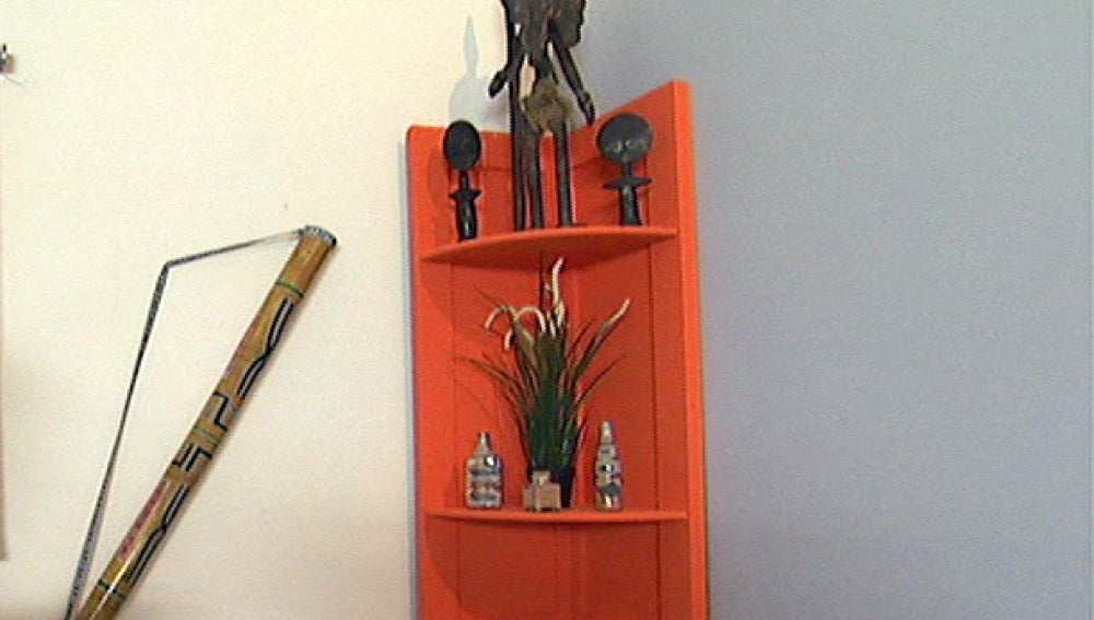 Mueble rinconero con baldas
