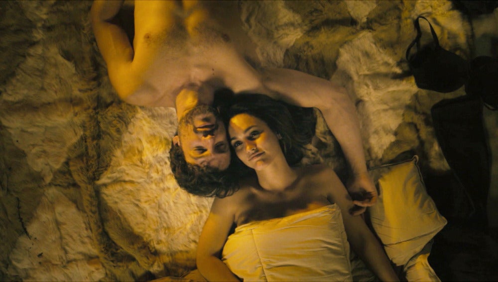 María y Juan hacen el amor