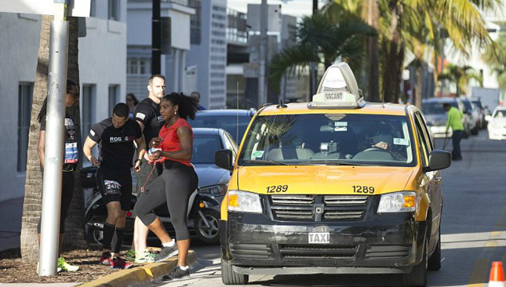 Serena Williams, cazada mientras paraba un taxi en una carrera de su fundación