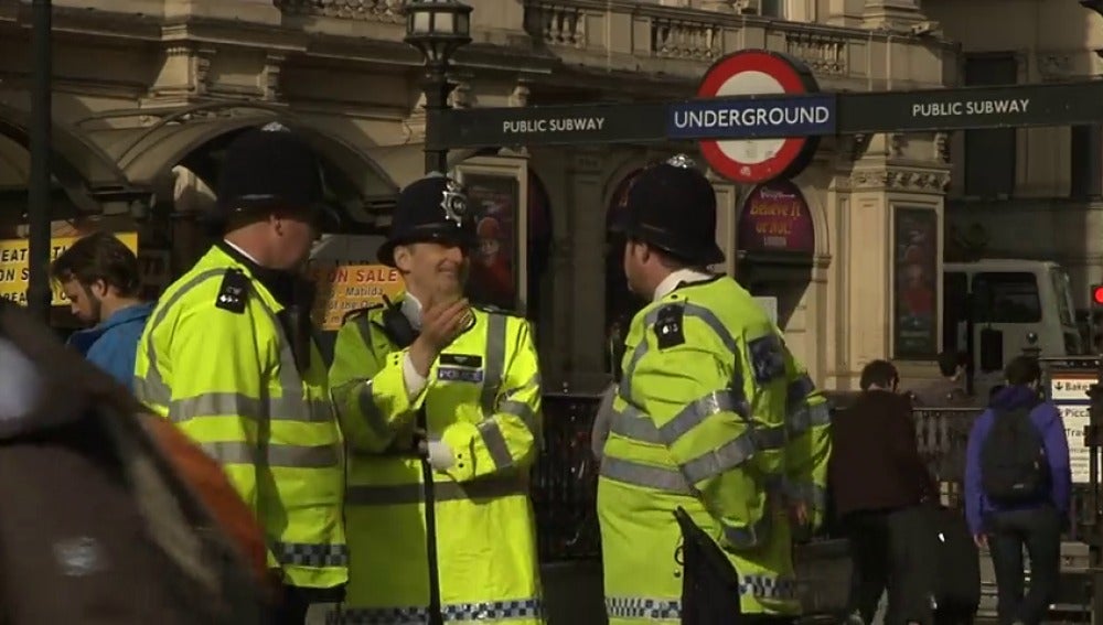 Resultado de imagen de Más de 300 policías británicos acusados de explotar sexualmente a las víctimas de los delitos
