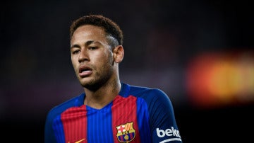 Neymar durante un partido contra el Barcelona Neymar durante un partido contra el Barcelona