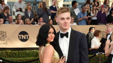 Ariel Winter posó junto a su novio Levi Meaden Ariel Winter posó junto a su novio Levi Meaden