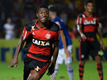 Vinicius Jr. celebra un gol con el Flamengo