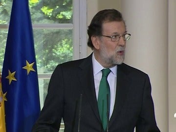 Rajoy considera los datos del paro "un estímulo y gasolina" para seguir avanzando