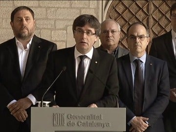 Puigdemont denuncia que el Estado "ha suspendido de facto el autogobierno y ha aplicado de facto un estado de excepción"
