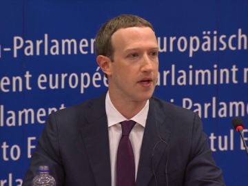 Zuckerberg pide perdón en el Parlamento Europeo y admite que "tomará tiempo hacer los cambios necesarios" Zuckerberg pide perdón en el Parlamento Europeo y admite que "tomará tiempo hacer los cambios necesarios"