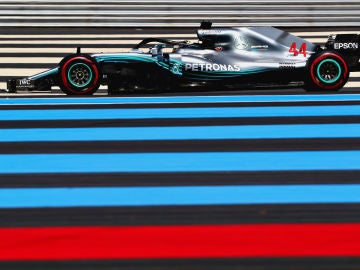 Lewis Hamilton, rodando en el circuito Paul Ricard Lewis Hamilton, rodando en el circuito Paul Ricard