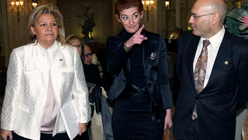 Ángeles Pedraza, Maite Pagazaurturdua y Javier Gómez Bermúdez