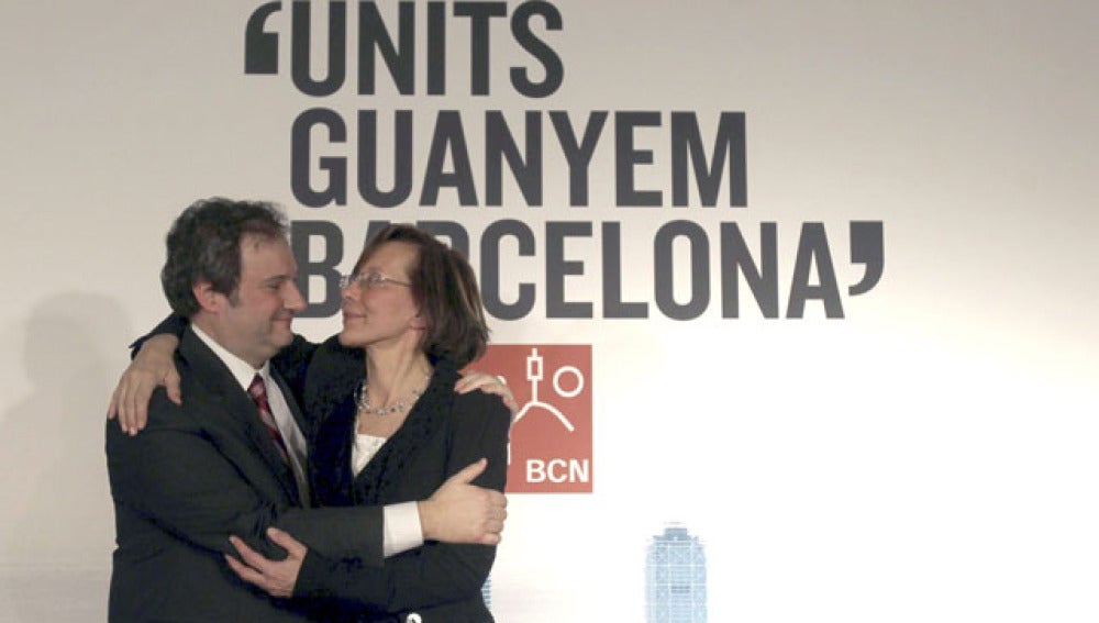 Hereu se abraza a Tura tras las primarias