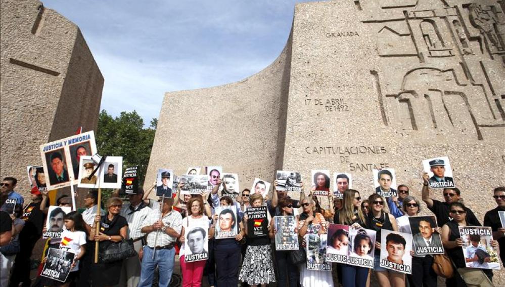 Los manifestantes en la plaza de Colón