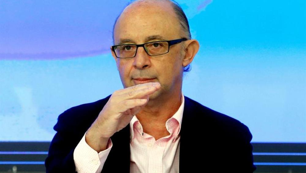 Cristóbal Montoro durante la reunión