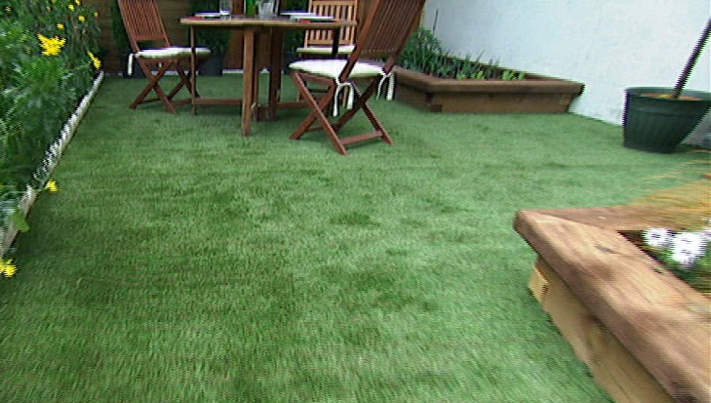 Instalación de un césped artificial