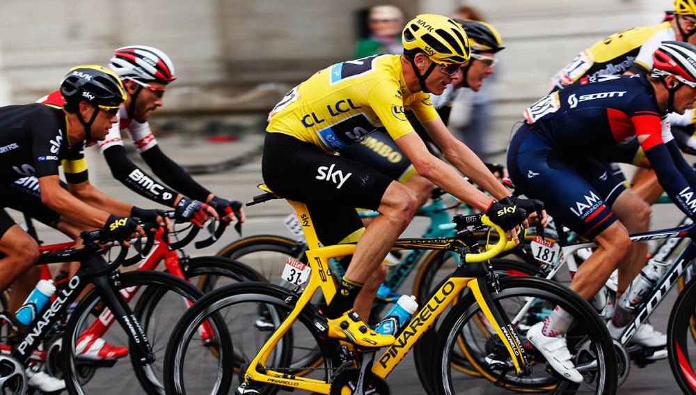 Chris Froome durante una etapa en el Tour de Francia