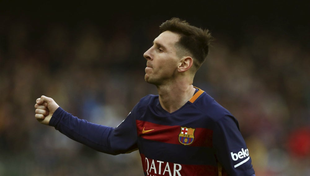Leo Messi celebra su golazo de falta contra el Deportivo de la Coruña