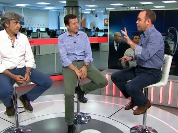 Juan Antonio Paredero, Jefe de la sección de deportes, Alberto de Pablo, redactor jefe y Manu Sánchez Juan Antonio Paredero, Jefe de la sección de deportes, Alberto de Pablo, redactor jefe y Manu Sánchez
