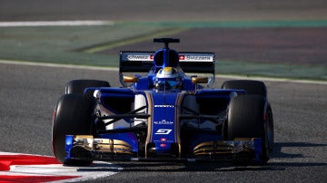 Marcus Ericsson rueda con su Sauber en Montmeló Marcus Ericsson rueda con su Sauber en Montmeló