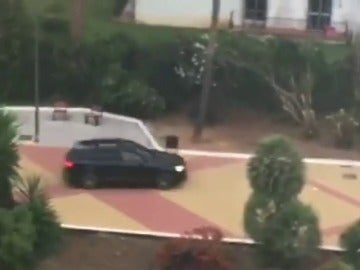 Frame 30.204116 de: Un conductor ebrio atropella a varios peatones en Marbella y deja siete heridos