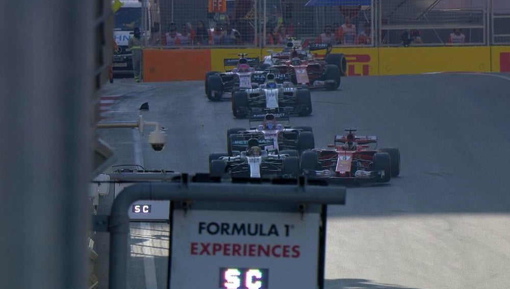 Vettel embiste a Hamilton