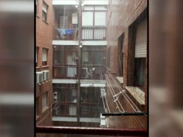 Una intensa tormenta de granizo inunda las calles de Toledo Una intensa tormenta de granizo inunda las calles de Toledo
