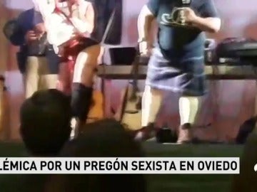 Polémica en Oviedo por el pregón de unas fiestas con mujeres disfrazadas de colegialas realizando sensuales coreografías Polémica en Oviedo por el pregón de unas fiestas con mujeres disfrazadas de colegialas realizando sensuales coreografías