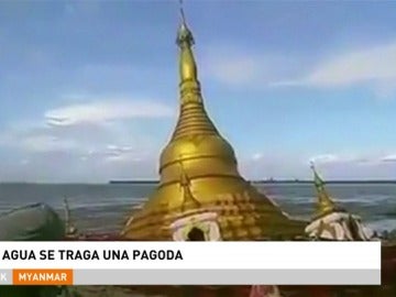 El agua se traga una enorme pagoda en Myanmar