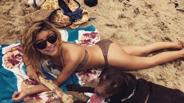 ¡Sarah Hyland no puede quejarse de la compañía! ¡Sarah Hyland no puede quejarse de la compañía!