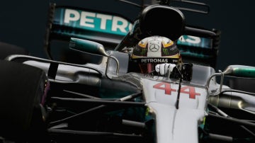 Lewis Hamilton, en su monoplaza Lewis Hamilton, en su monoplaza