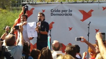 La ANC y Omnium reparten un millón de papeletas La ANC y Omnium reparten un millón de papeletas