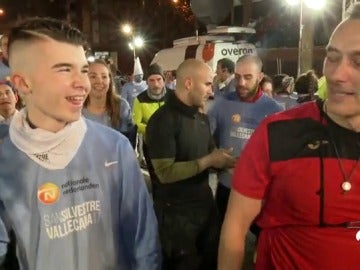 Óscar Benavente, de caerse de un noveno piso a acabar la San Silvestre: "Quiero ser feliz toda la vida" Óscar Benavente, de caerse de un noveno piso a acabar la San Silvestre: "Quiero ser feliz toda la vida"