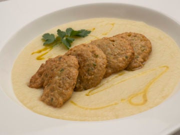 Crema de chirivía con tortitas de sésamo Crema de chirivía con tortitas de sésamo