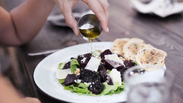 El plato Hola absorbe todo el extra de aceite. El plato Hola absorbe todo el extra de aceite.