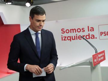 El secretario general del PSOE, Pedro Sánchez, durante la rueda de prensa tras la reunión de la Ejecutiva Federal del partido, en la sede de Ferraz