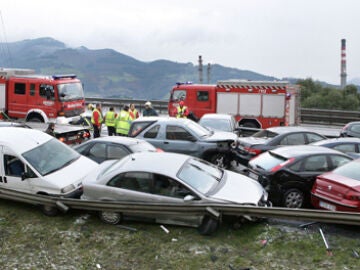 Accidente múltiple en la A-8 Accidente múltiple en la A-8
