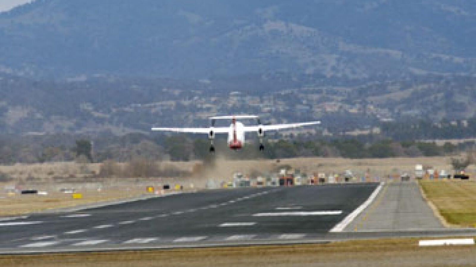 Mueren tres personas al estrellarse su avioneta en Suiza