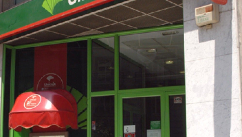 Anulan las cláusulas suelo de Unicaja y le obligan a devolver lo cobrado