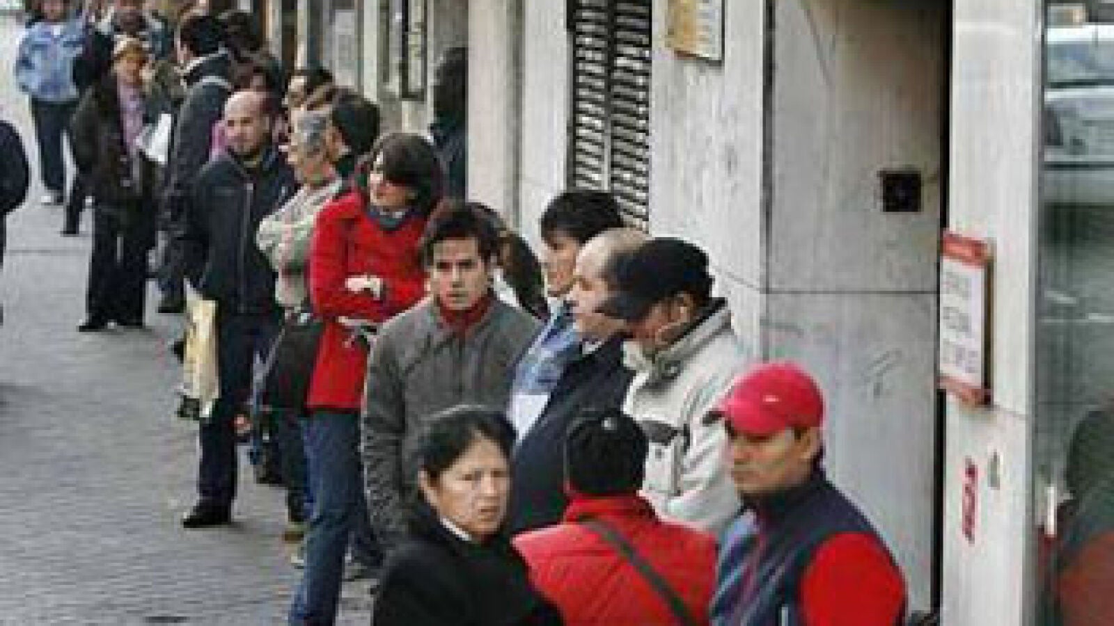 La tasa de paro de la eurozona baja en octubre al 12,1%