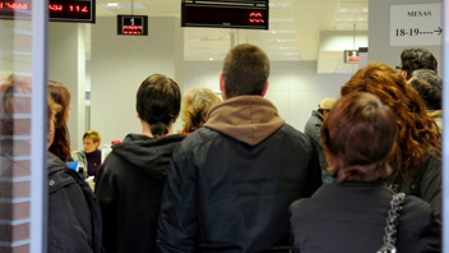 Parados en una oficina de empleo