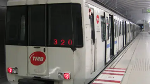 Uno de los trenes del Metro de Barcelona Uno de los trenes del Metro de Barcelona