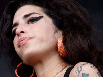 Amy Winehouse: Nochevieja en el hospital