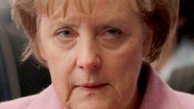 Merkel: “España sabe que puede activar la ayuda de la Eurozona cuando lo necesite”