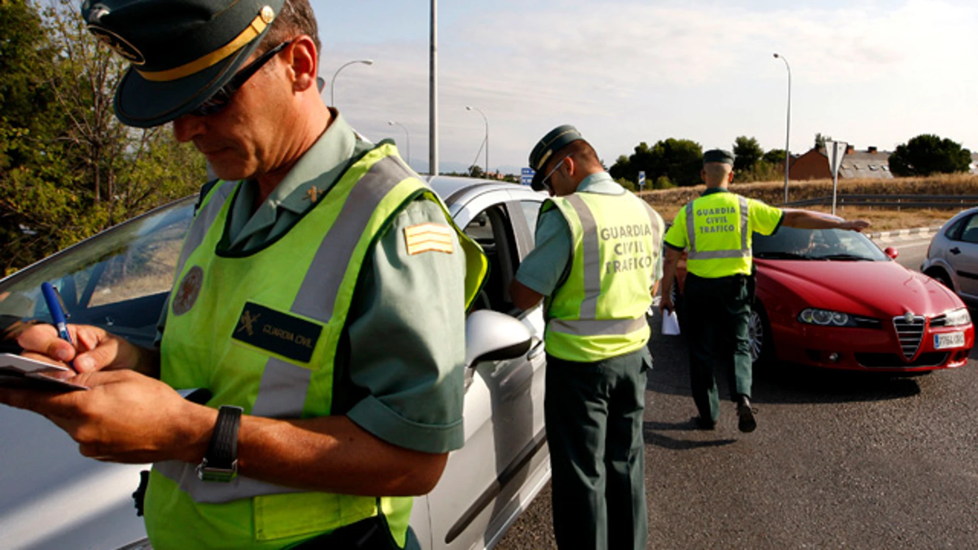 Guardia Civil haciendo controles Guardia Civil haciendo controles