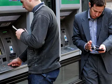 Cae de nuevo la deuda de las familias Cae de nuevo la deuda de las familias