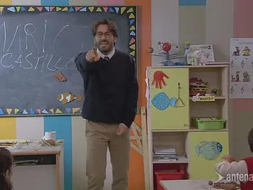Mario da su primera clase Mario da su primera clase