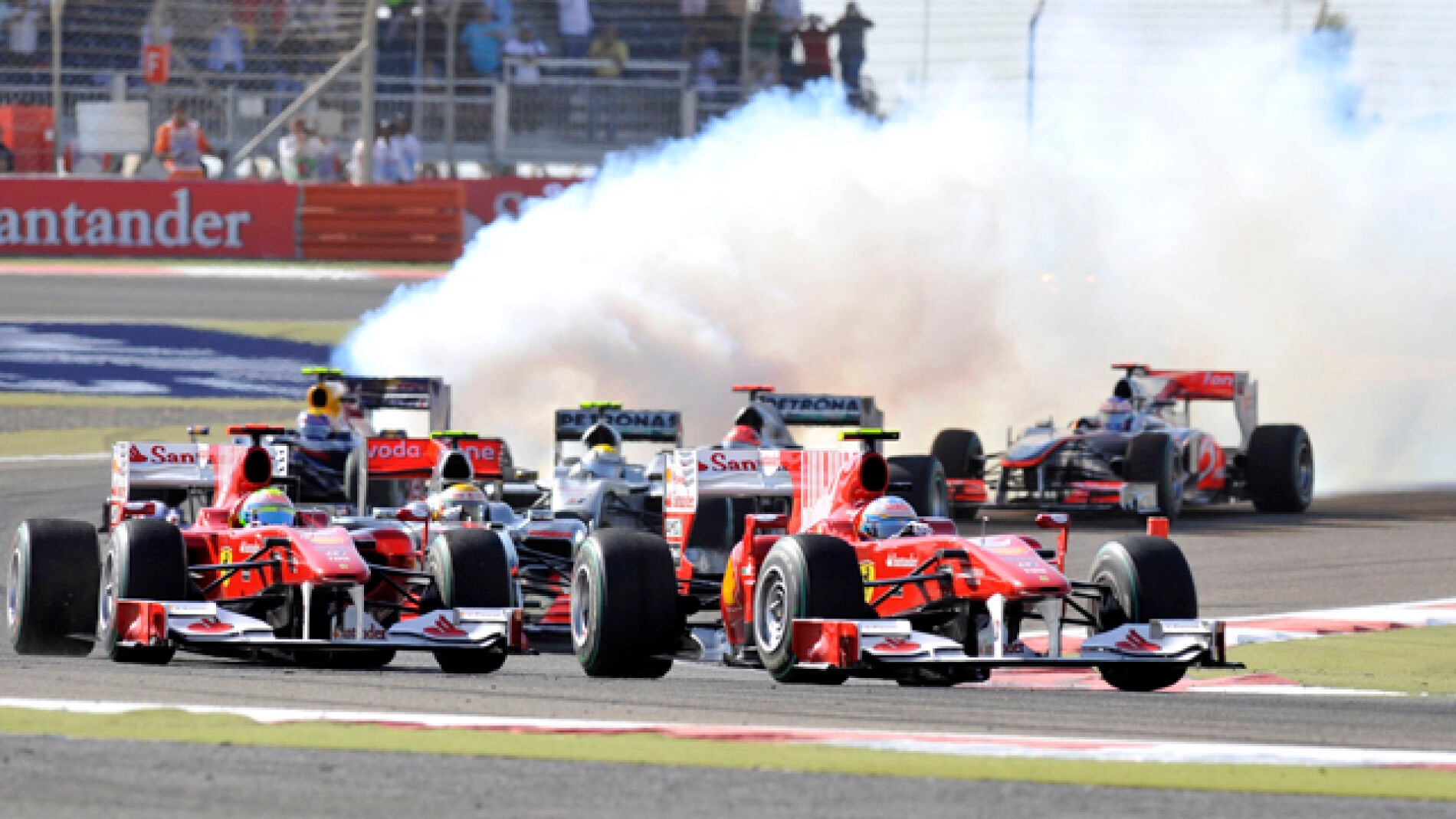 La primera curva en el circuito de Sakhir