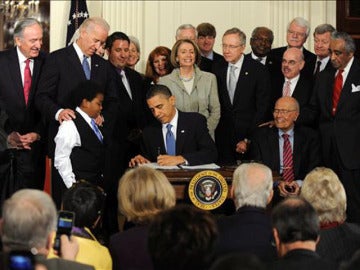 Obama firma su esperada reforma sanitaria