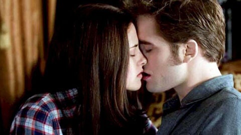 Stewart y Pattinson se besan