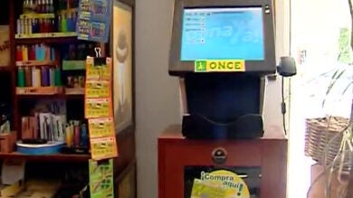 Detienen a un ladrón tras cobrar los cupones que robó en quioscos de la ONCE